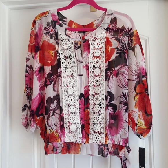 XOXO Tops - XOXO NEW FLORAL BOHO BLOUSE